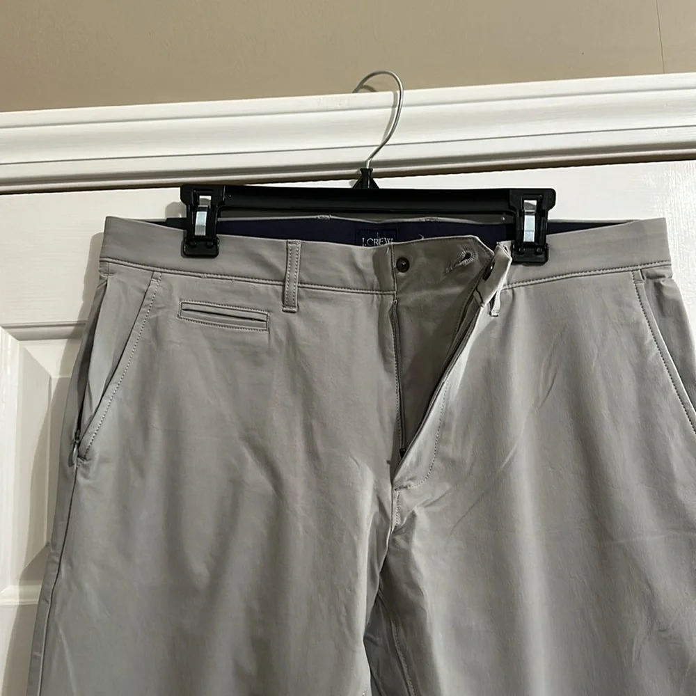 J.Crew Men’s 484 Slim Tech Pant in Mountain Grey (33x32)